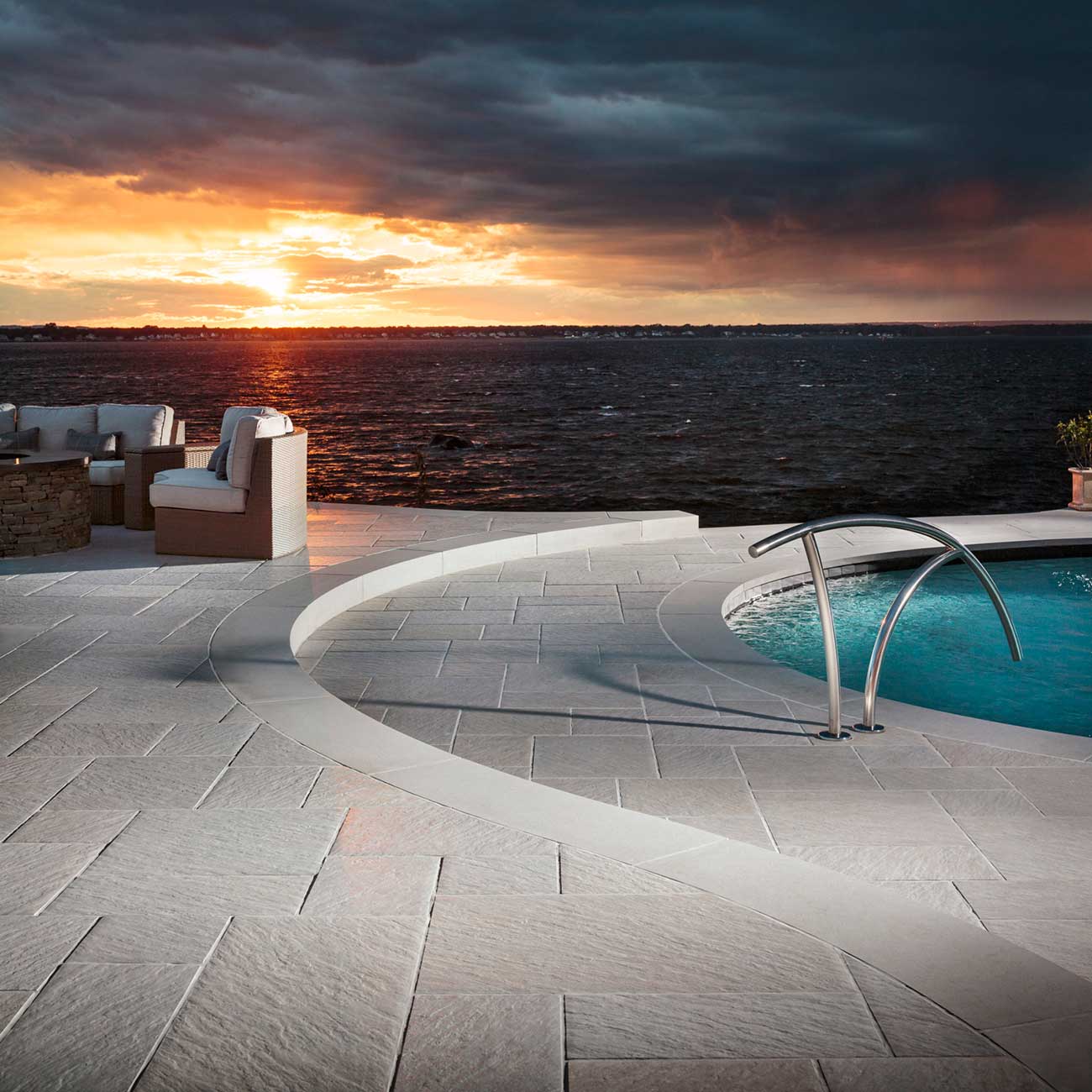 Porcelain-Paver-Pool-Deck-Quarziti-1